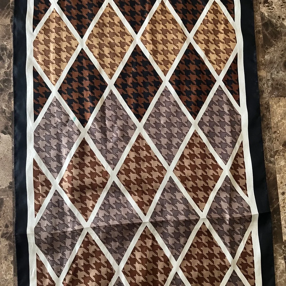 Oscar de la Renta Black, Brown & Tan Geometric Houndstooth Scarf